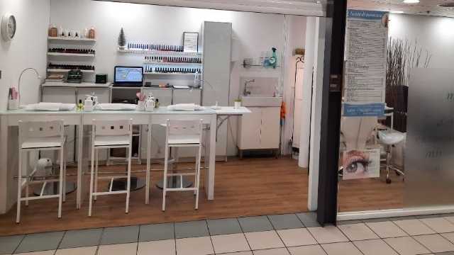 Manicurista Técnica Uñas Acrilicas