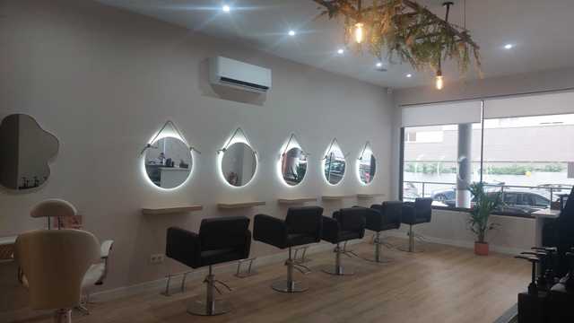 Oficial de Peluquería