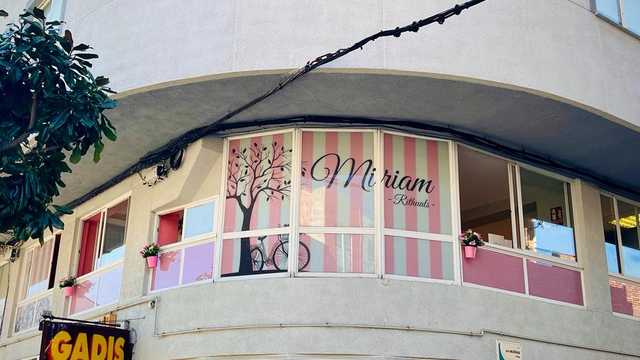 Ayudante/a de Peluqueria y Estética