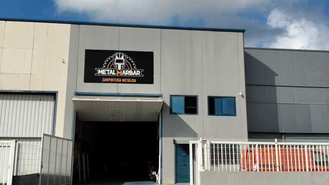 Soldador y montador de estructuras metálicas