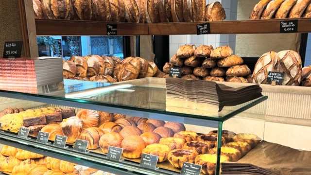 Oficial de bolleria y panaderia
