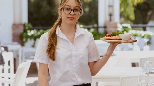 Food Runner / Waiter