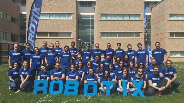 Profesores de actividades extraescolares y campus robotica  ROBOTIX