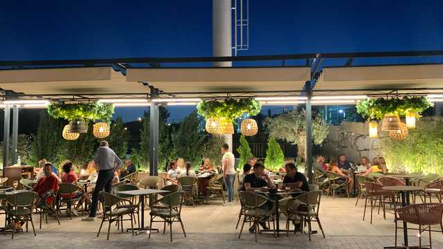 Ayudante de Camarero/a