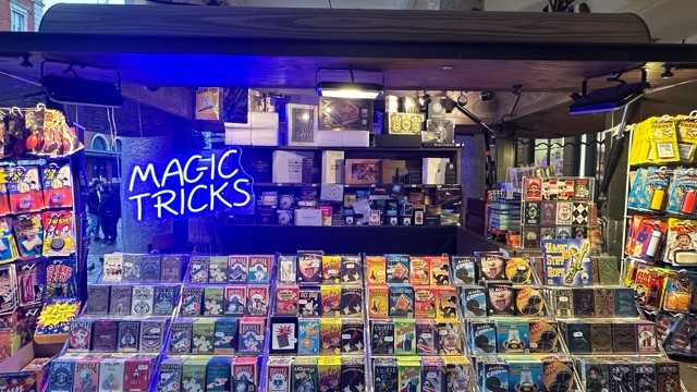Retail Sales Assistant / Magic Demonstrator – Covent Garden