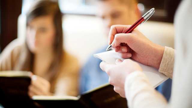 CAMARERO/A PARA APERTURA DE RESTAURANTE MULTIESPACIOS