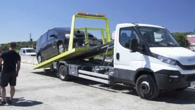 Chofer grúa asistencia