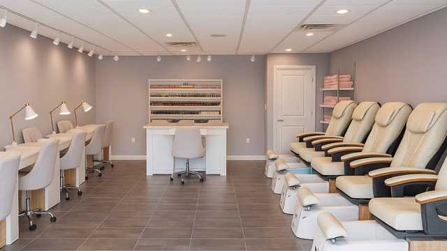 Receptionist for Nail Salon