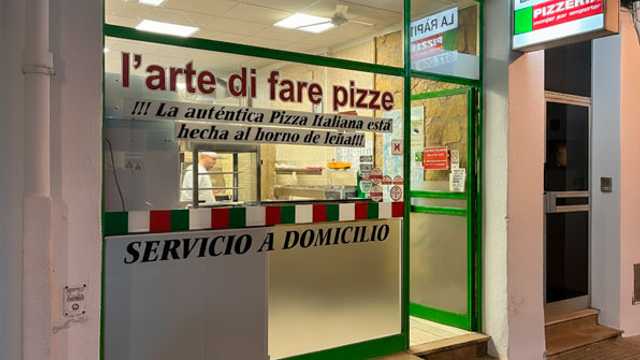 Atenció al client i suport a cuina