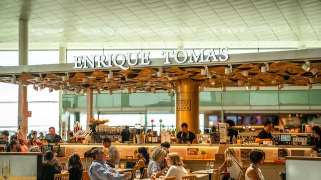 AY. CAMARERO/A AEROPUERTO DE IBIZA (Incorporación inmediata)