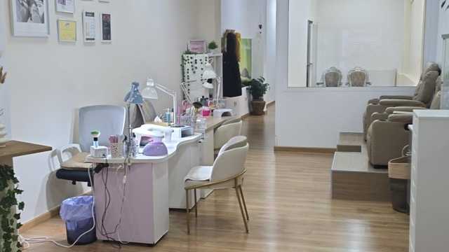 Técnico en cejas y pestañas