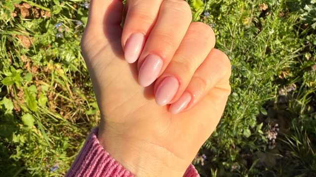 HELLO NAILS RUBI MANICURISTA