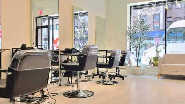 Hair Stylist / Chair Rental ($150 per day) (Junior/Senior)