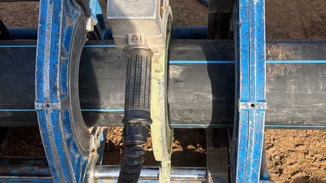 Montador de tuberías plásticas