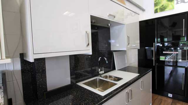 kitchen fitters
