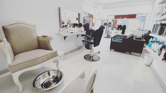 Ayudante/a de Peluqueria y Estética