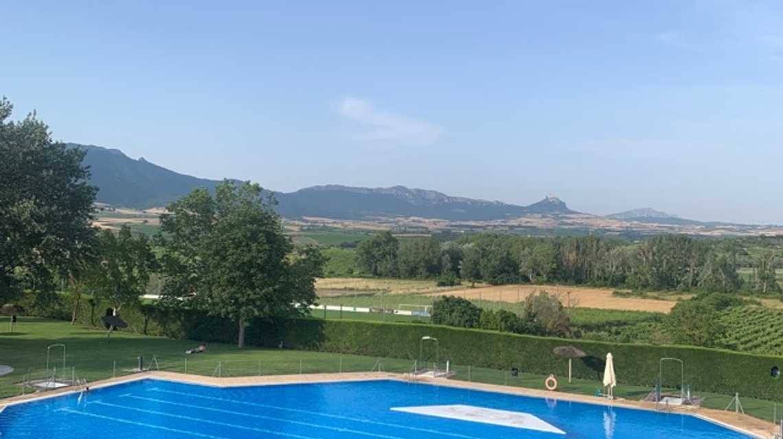 PISCINAS MUNICIPALES -LAGUARDIA cover image