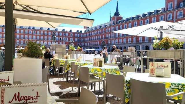 Ayudante de Camarero/a