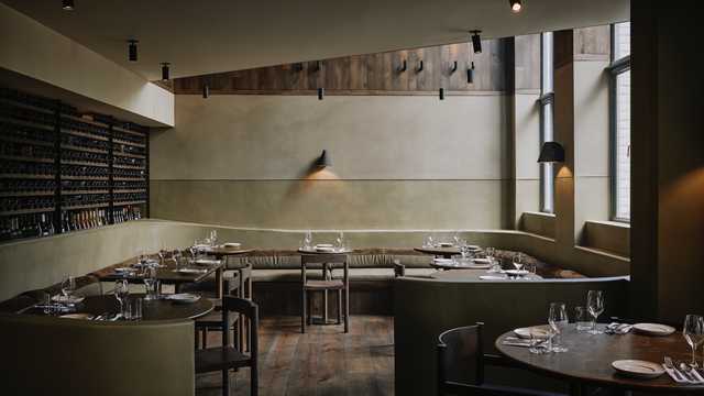 Restaurant Receptionist