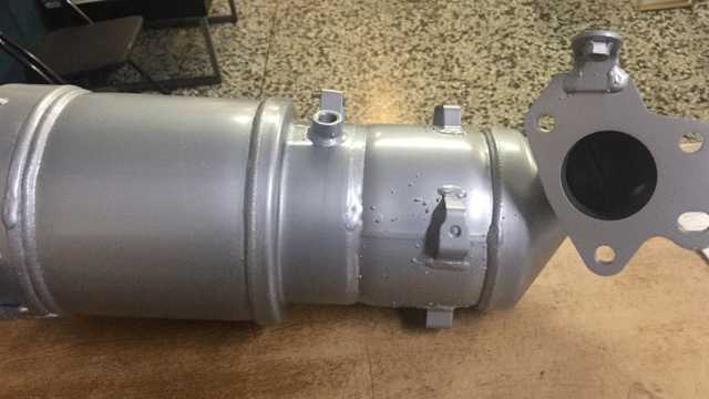 Mecánico automoción taller Bosch car service en Benicalap