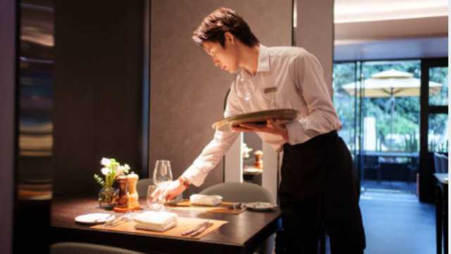 CAMARERO/A  SALA PROFESIONAL  RESTAURANTE GOURMET 1600-1800 NETOS MES