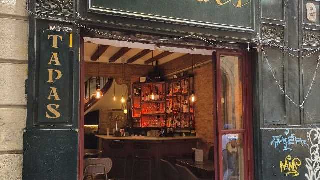 Barman / Barmaid