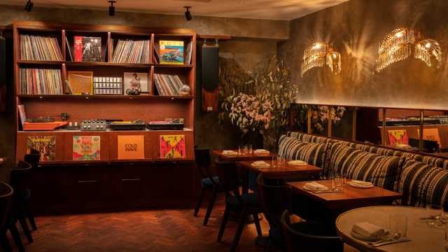 Head Waiter / Waitress