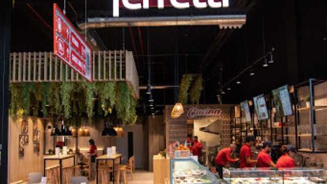 Personal cafetería-heladería