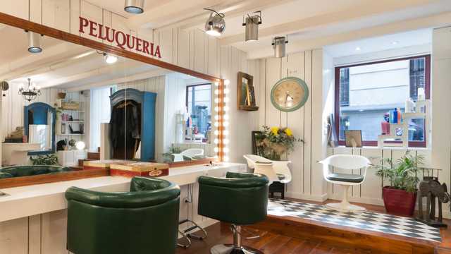 Oficial de Peluquería