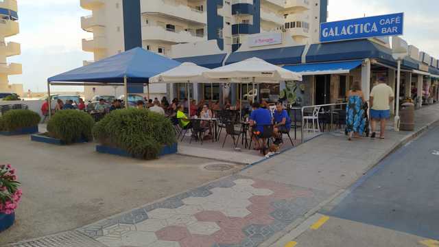 Camarero/a