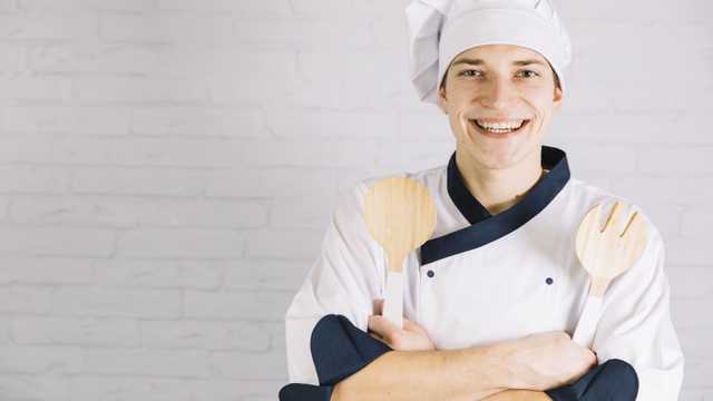 Cocinero/a y Ayudante/a de Cocina
