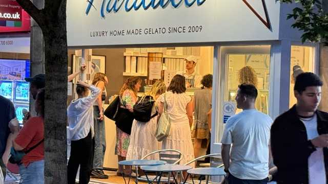 Ice Cream front of house - Senior assistant Manager