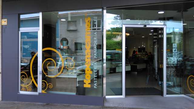 Camarero/a y Dependiente/a