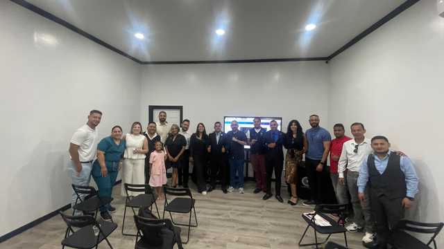 Solicito 2 representantes en ventas con experiencia
