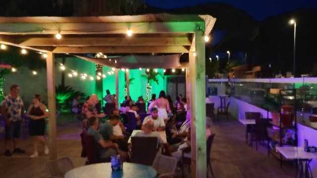 Ayudante/a de Cocina y Friegaplatos