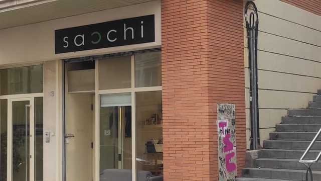 Peluquera y manicurista