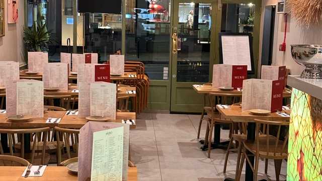 Waiter / Waitress