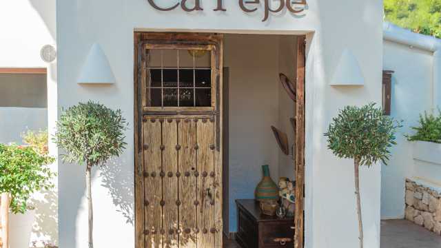 Segundo de cocina, Camareros Barman , Ayudante de cocina