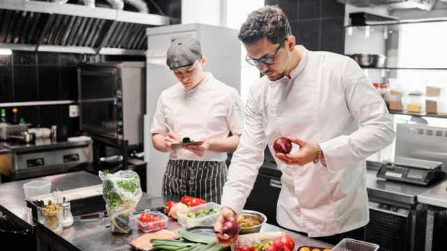 💥 ¡Trabajo inmediato! Ayudantes de Cocina Madrid Centro