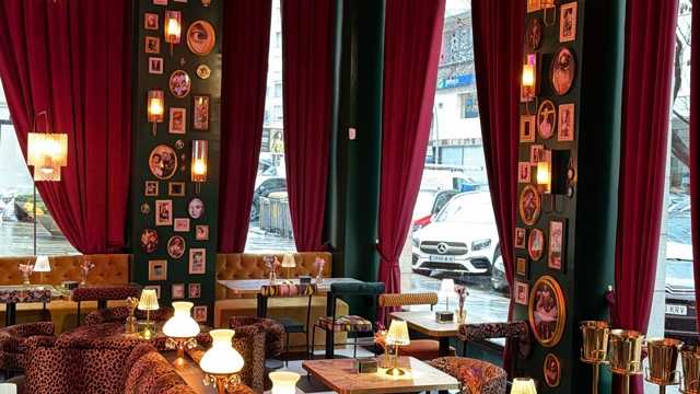 Cocinado/a y ayudante