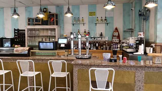 Ayudante de Camarero/a