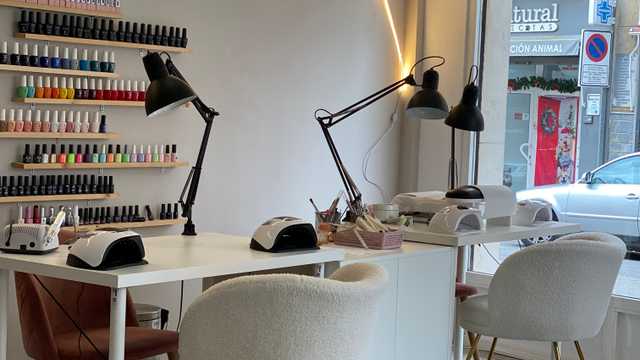 Manicurista Técnica Uñas Acrilicas
