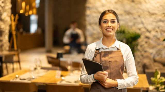 CAMARERO/A SALA Y BARRA PARA RESTAURANTE CON SERVICIO CUIDADO