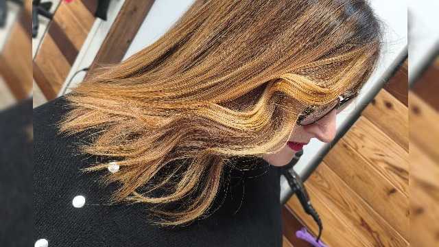 Oficial de Peluquería