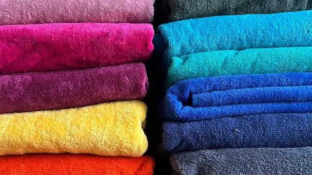 Dependienta tienda Stocks Ecofriendly