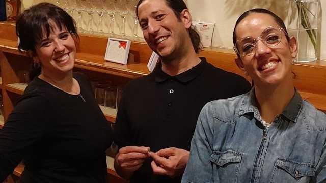 Camarero/a y Ayudante/a de Cocina
