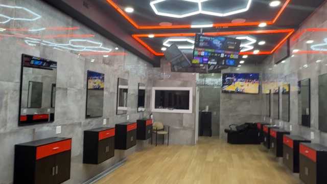 Barber / Hairdresser