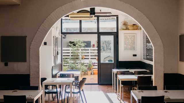 Camarero sala y barra