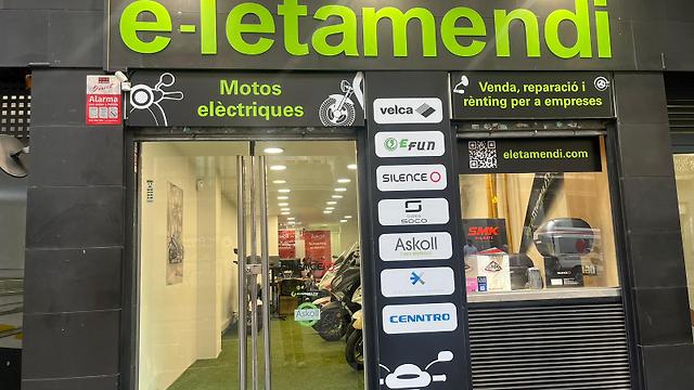 Mecánico de motos eléctricas