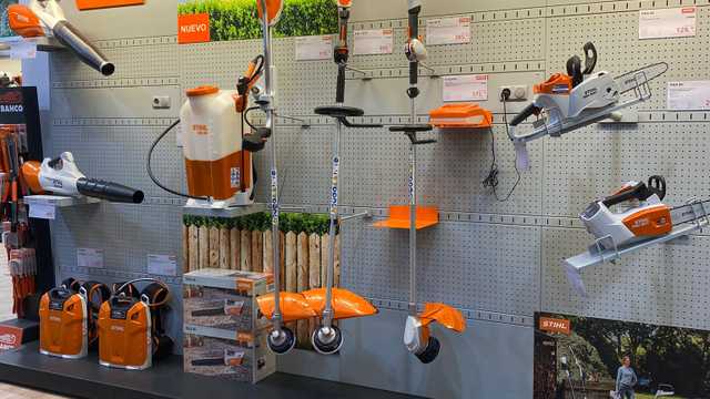 Dependiente/a de Tienda – Maquinaria Agrícola y Jardinería